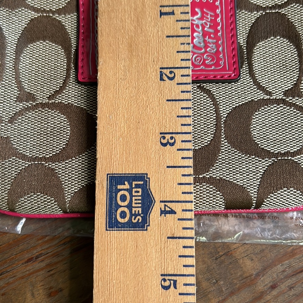 Coach signature small wristlet BNWT - Picture 10 of 10